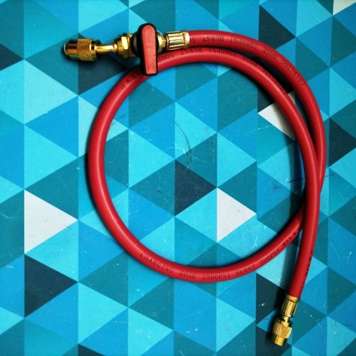 Шланг заправочный 36" (L-90см.) (R12, R22, R502, 500-2500 PSI, SAE) 1шт. (с вентелем)